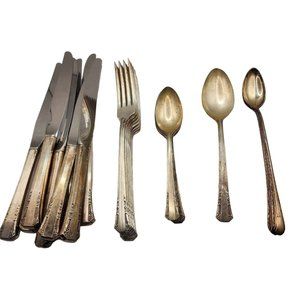 24 Pc Oneida Ltd 1881 Rogers Flatware Set Forks Spoons Knives Dining Kitchen